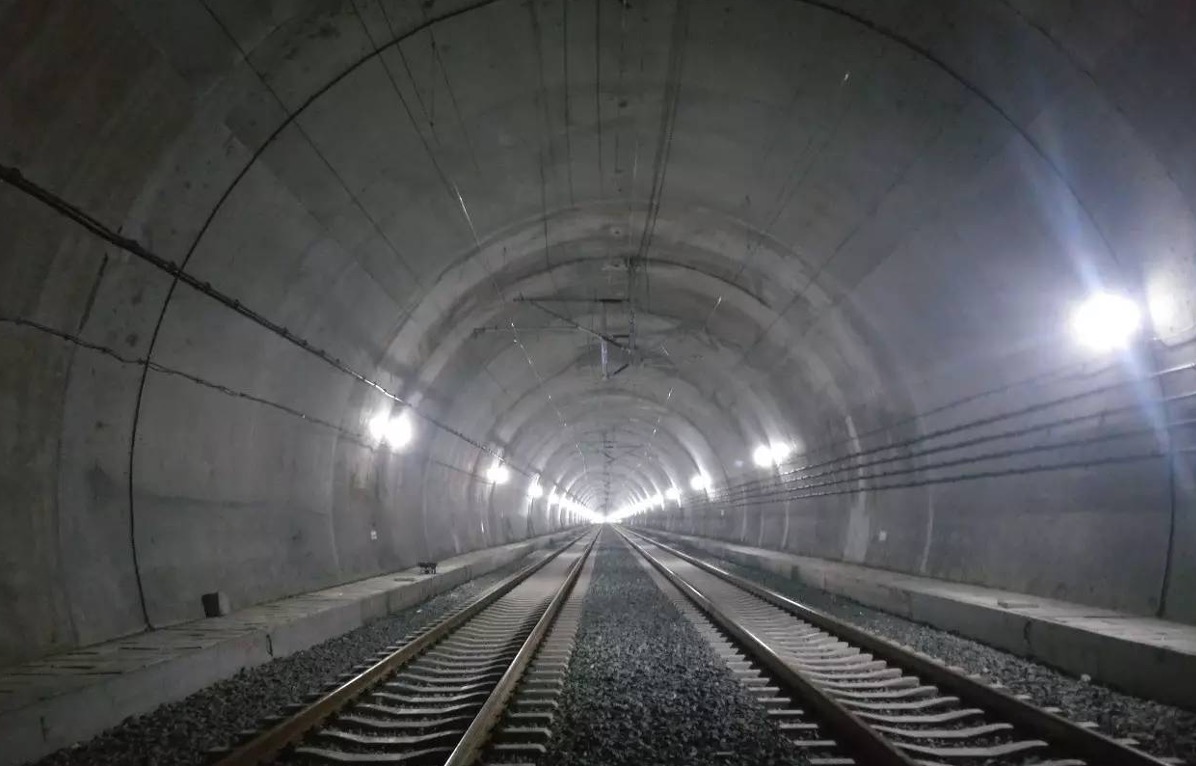 铁路隧道